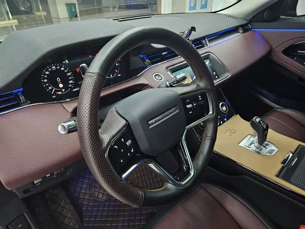 Land Rover Evoque 2023 — фото 10
