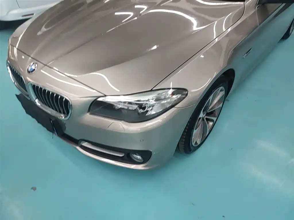 BMW 5 Series 2016 — фото 24