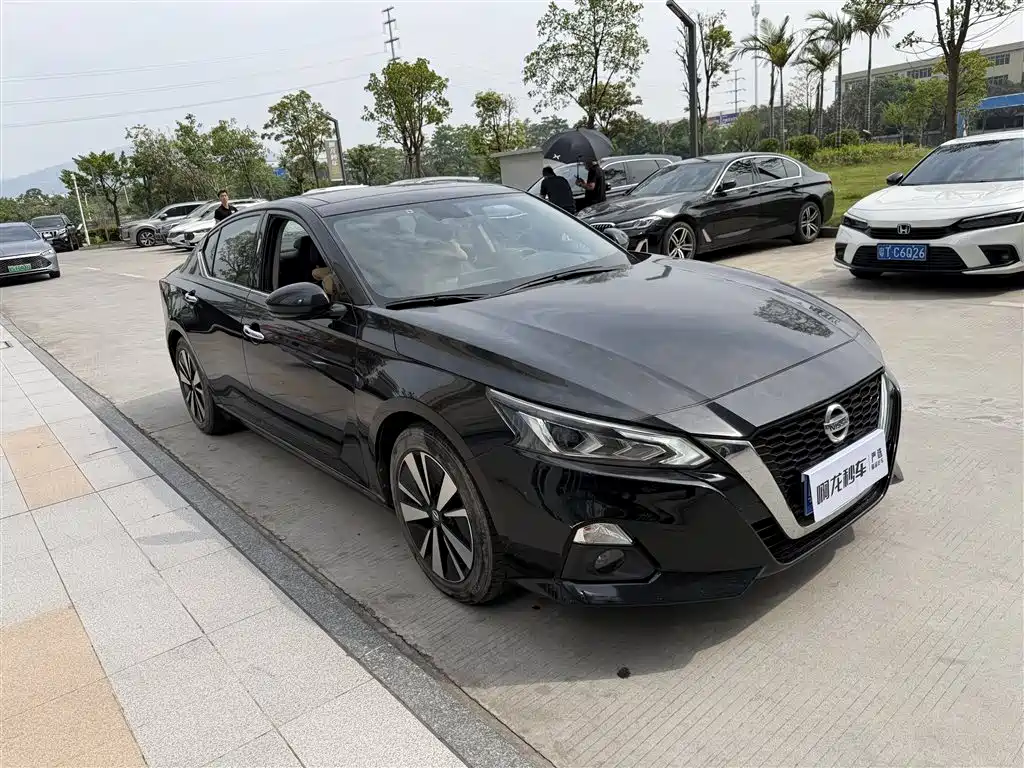 Nissan Teana 2022 — фото 3