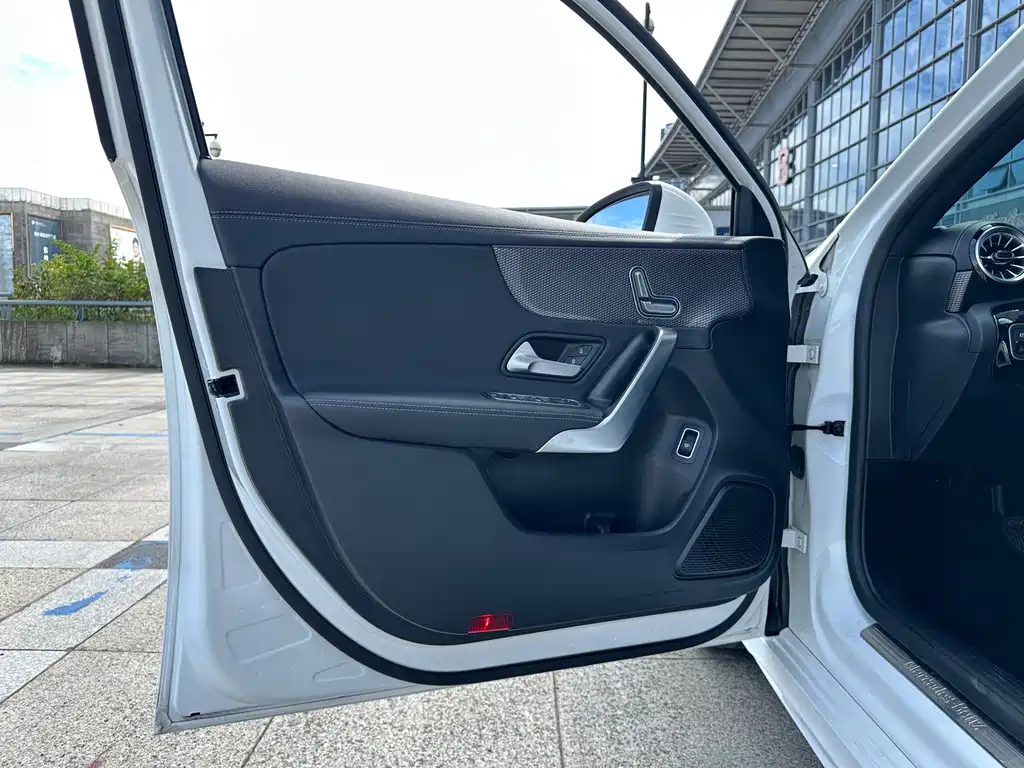 Mercedes-Benz A-Class 2022 — фото 15