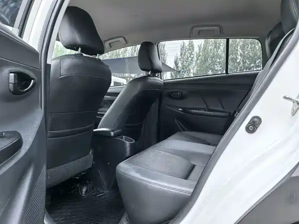Toyota Yaris L 2022