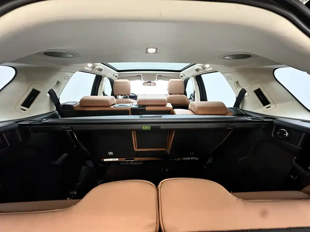 Land Rover Discovery Sport 2017 — фото 19