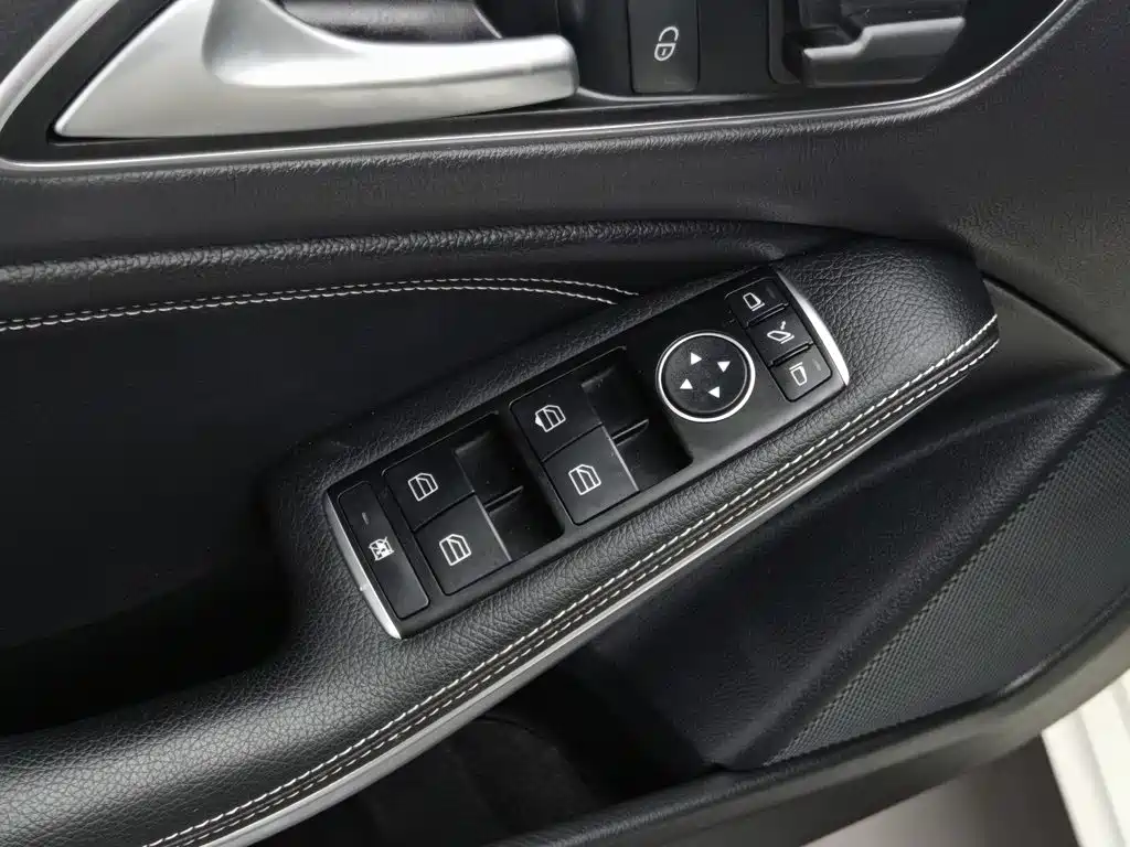 Mercedes-Benz A-Class 2015 — фото 9
