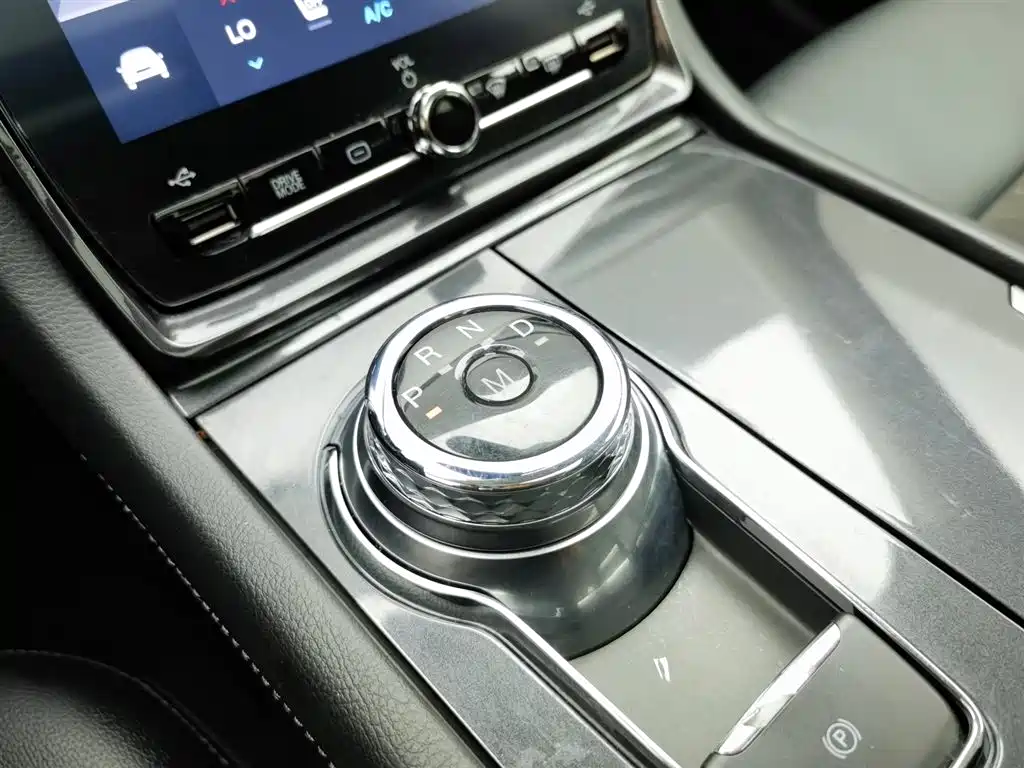 Ford Taurus 2020 — фото 13