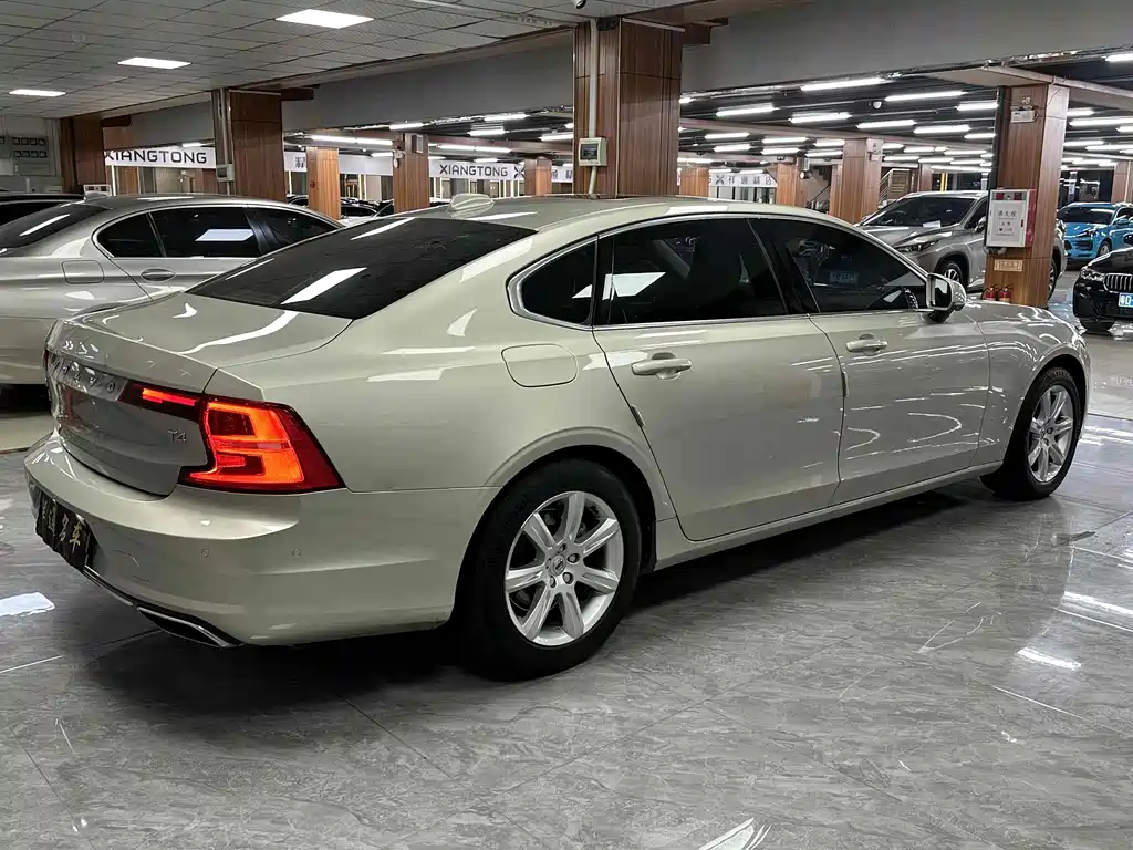 Volvo S90 2018 — фото 9
