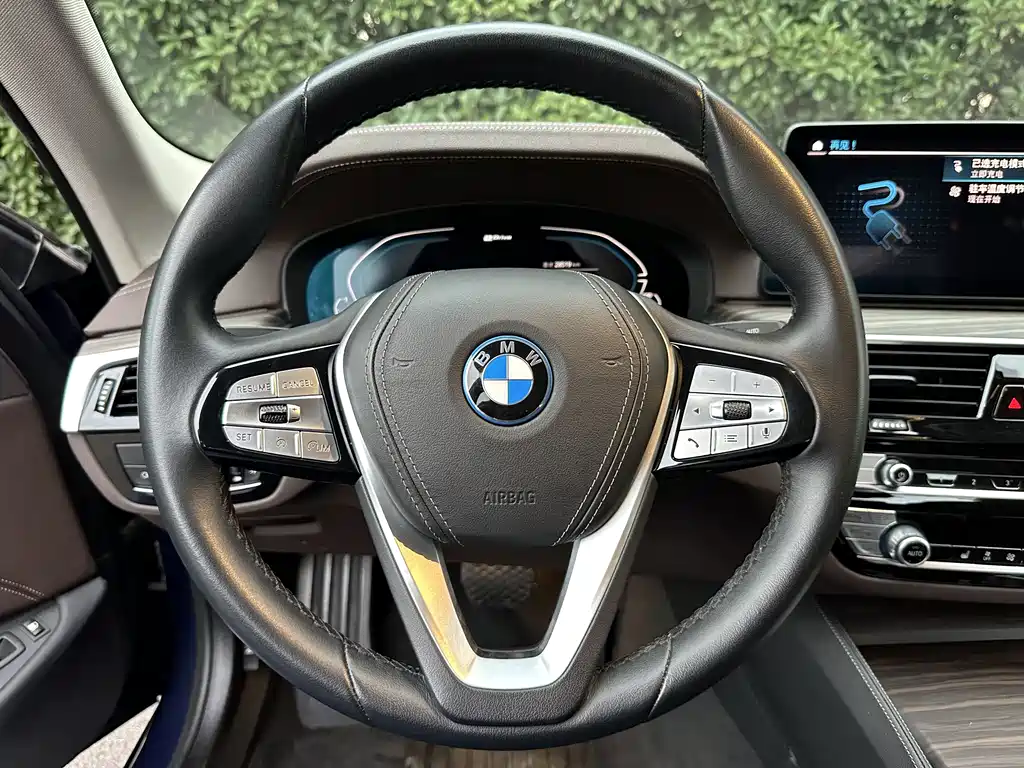 BMW 5 Series New Energy 2023 — фото 11
