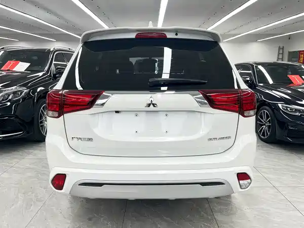 Mitsubishi Outlander 2021