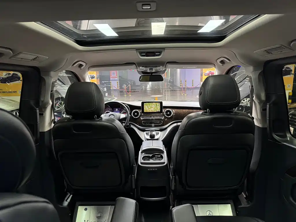 Mercedes-Benz V-Class 2018 — фото 49