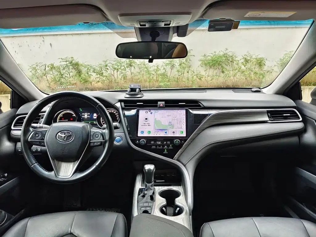 Toyota Camry 2019 — фото 6