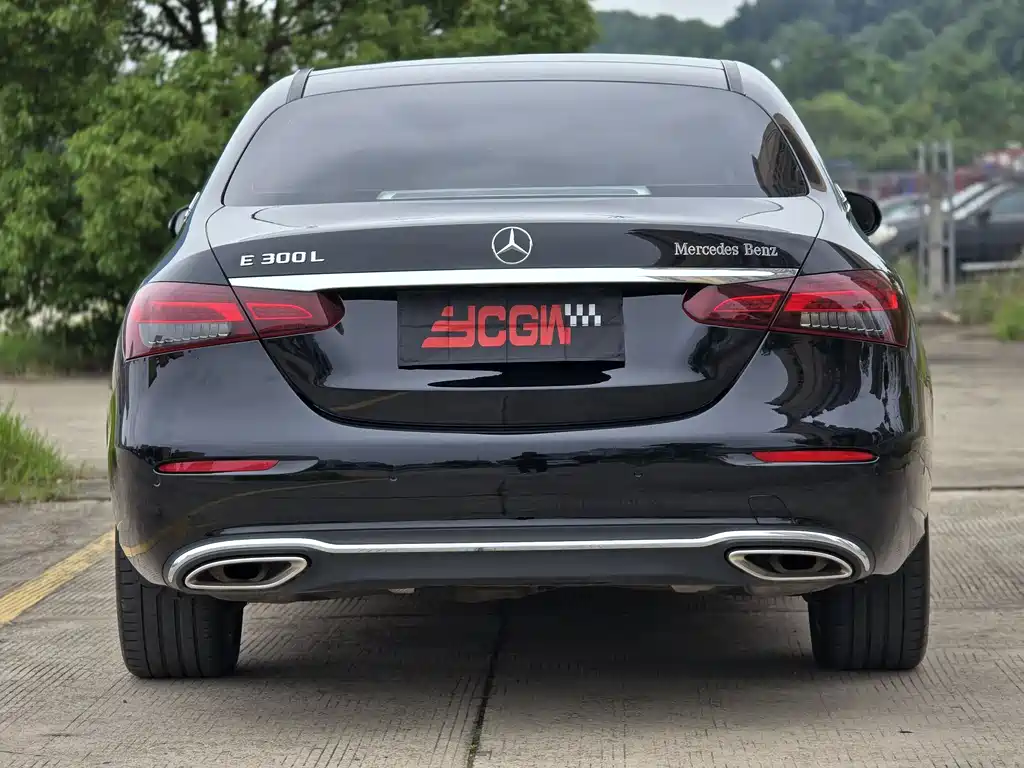 Mercedes-Benz E-Class 2021 — фото 15