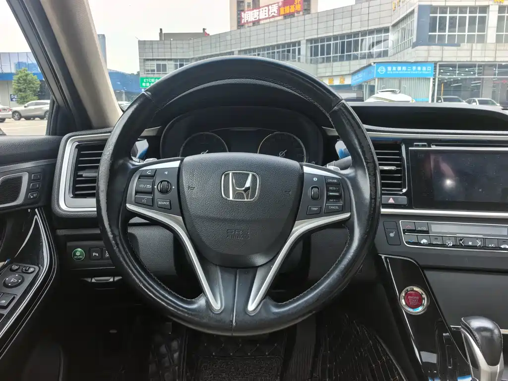 Honda Spirior 2016 — фото 10
