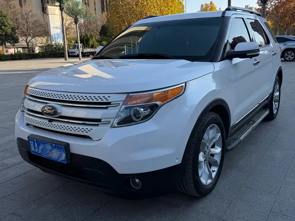 Ford Explorer 2014 — фото 1