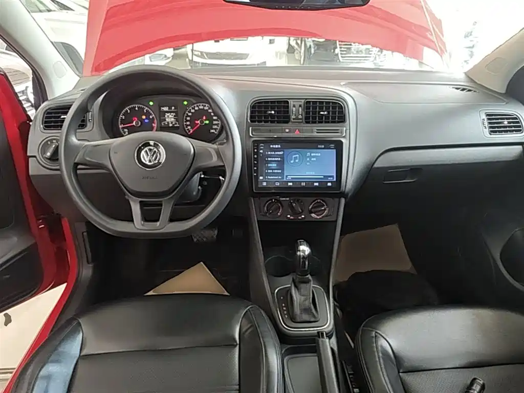 Volkswagen Polo 2017 — фото 10