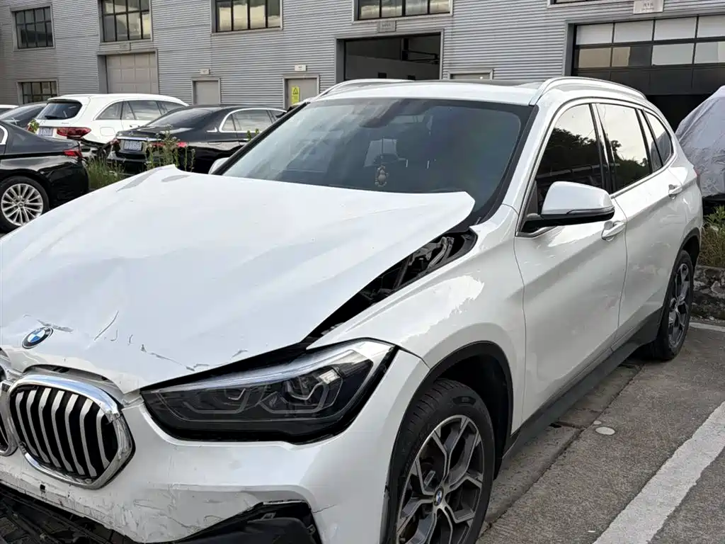 BMW X1 2022 — фото 1