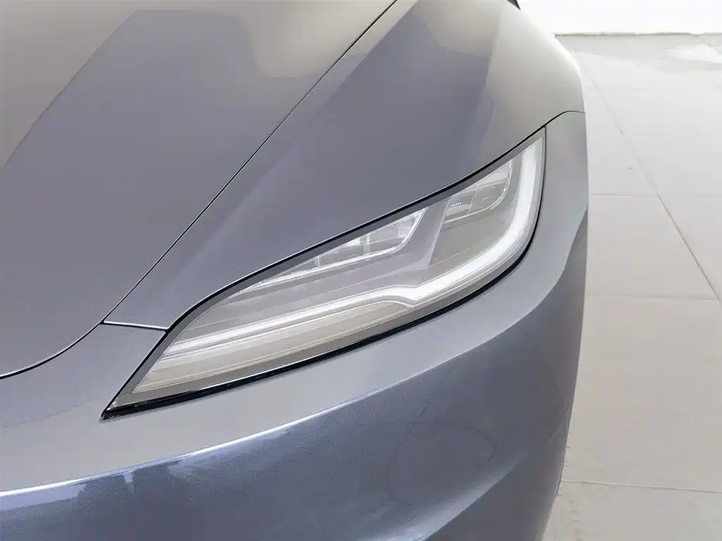 Tesla Model 3 2025 — фото 7