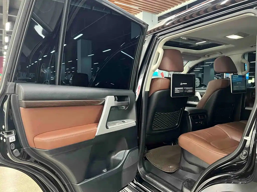 Toyota Land Cruiser 2019 — фото 14