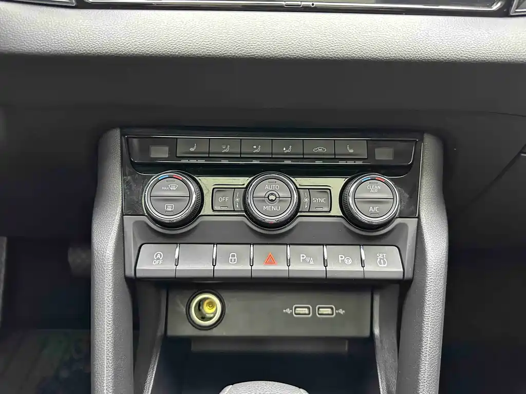 Skoda Karoq 2021 — фото 17