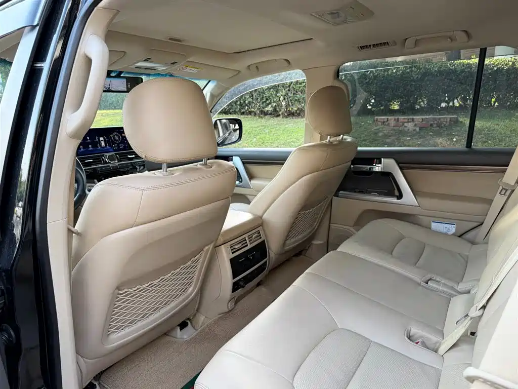 Toyota Land Cruiser 2019 — фото 9