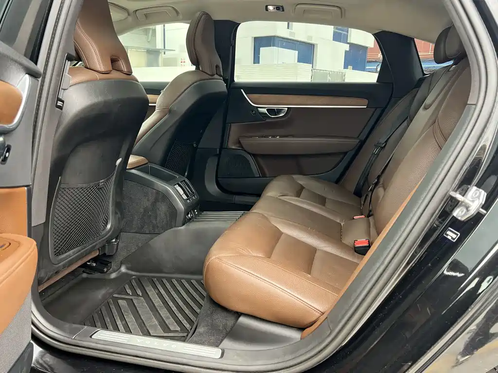 Volvo S90 2019 — фото 10