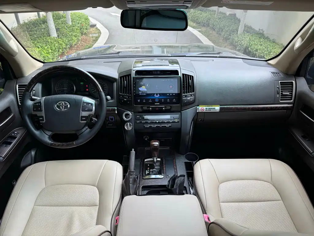 Toyota Land Cruiser 2010 — фото 14