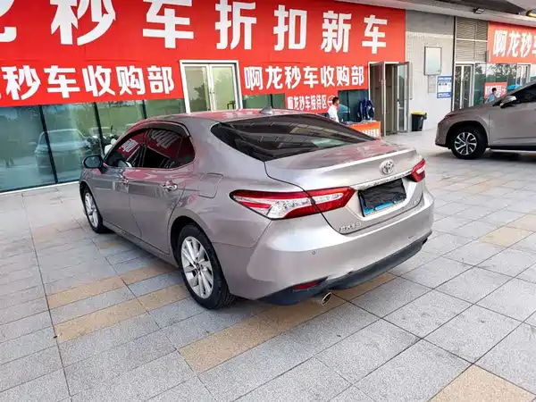 Toyota Camry 2021
