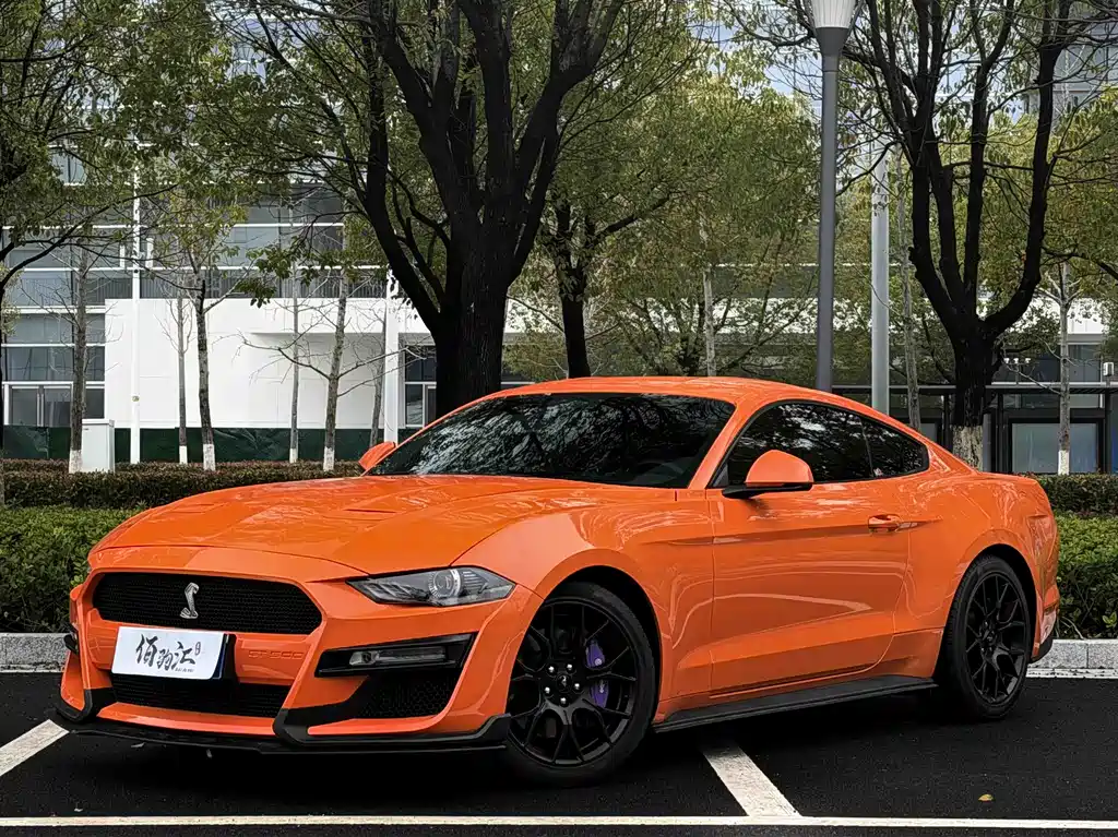 Ford Mustang 2020 — фото 1