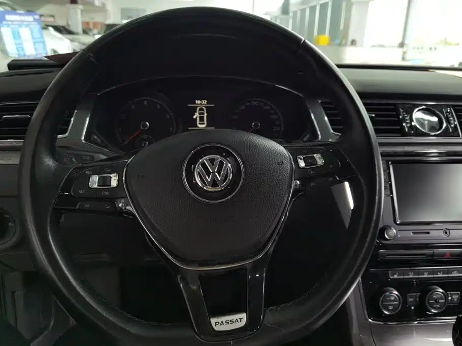 Volkswagen Passat 2018 — фото 15