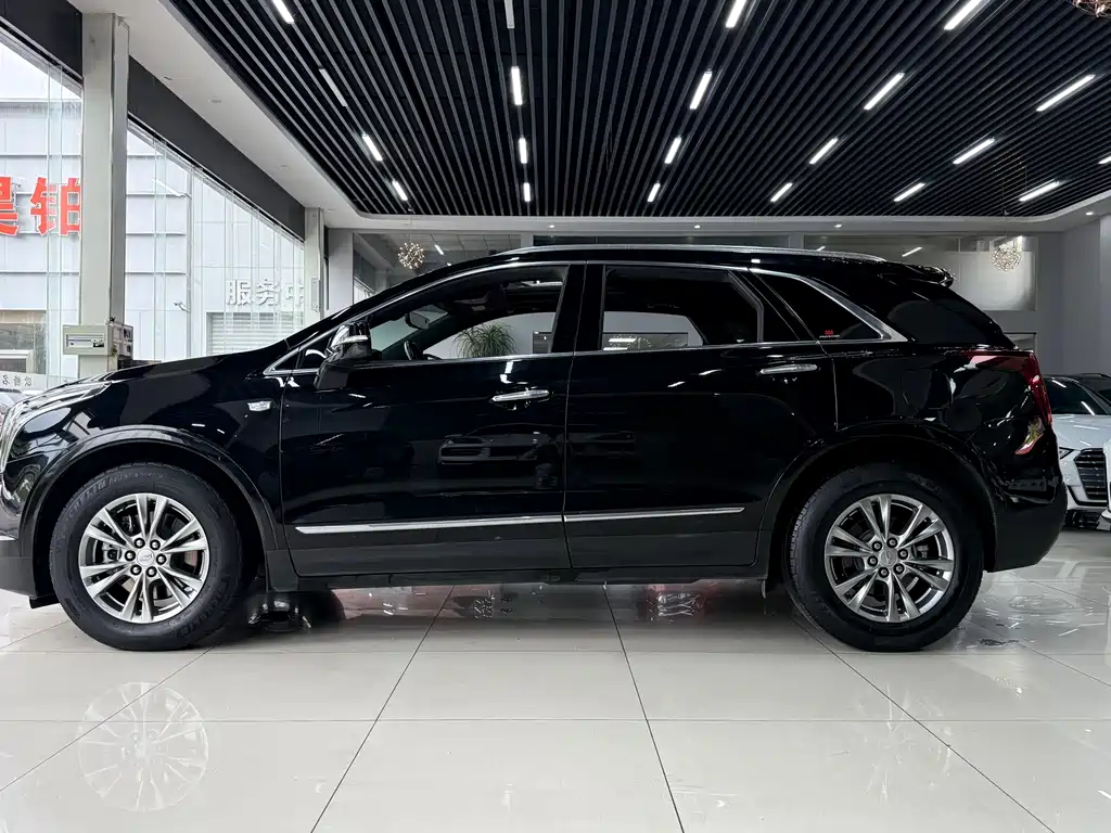 Cadillac XT5 2021 — фото 7