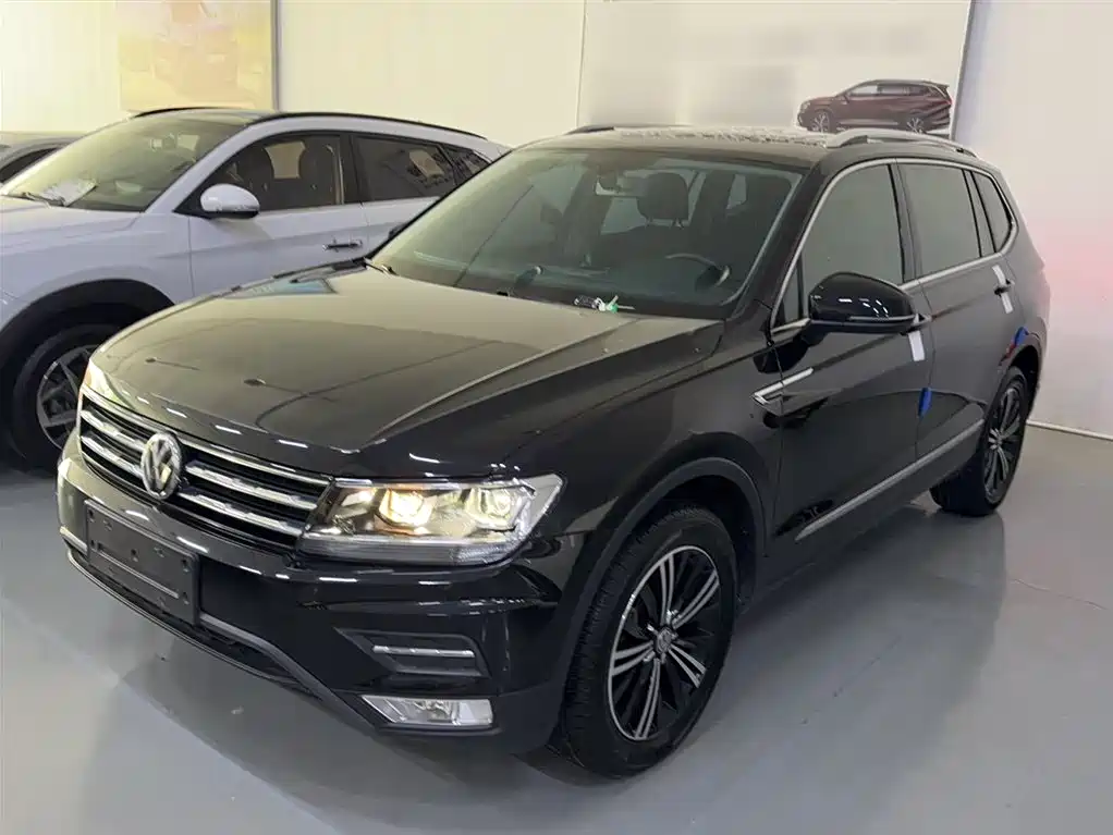 Volkswagen Tiguan L 2019 — фото 1