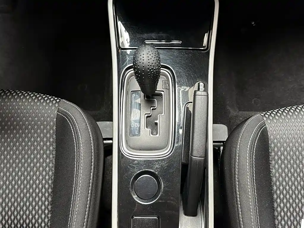Mitsubishi Outlander 2023 — фото 15
