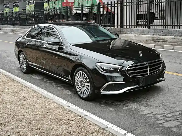 Mercedes-Benz E-Class 2022