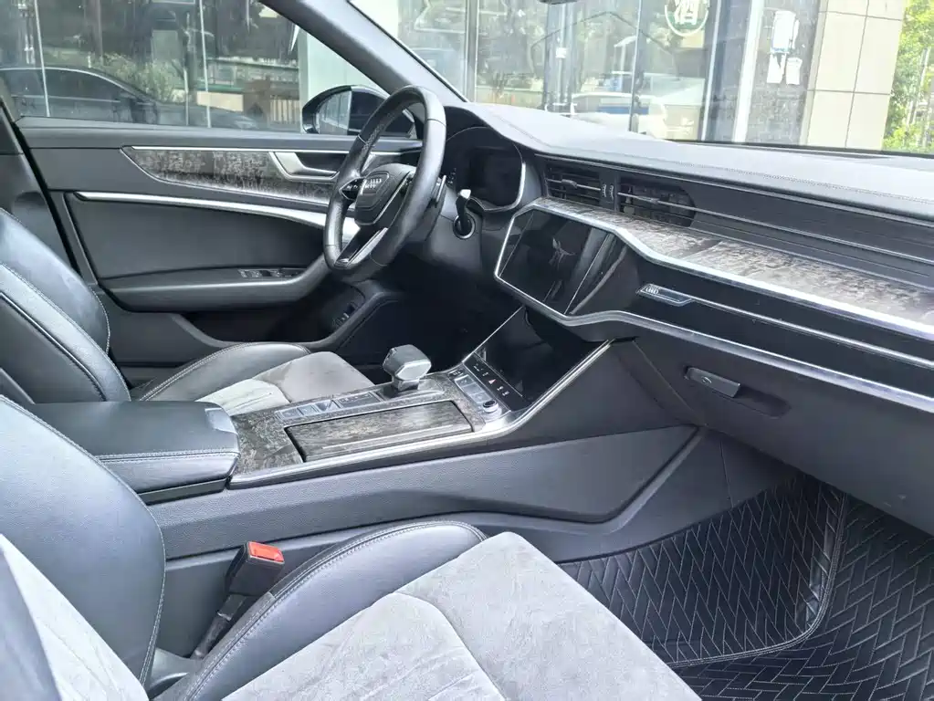 Audi A6L 2023 — фото 4