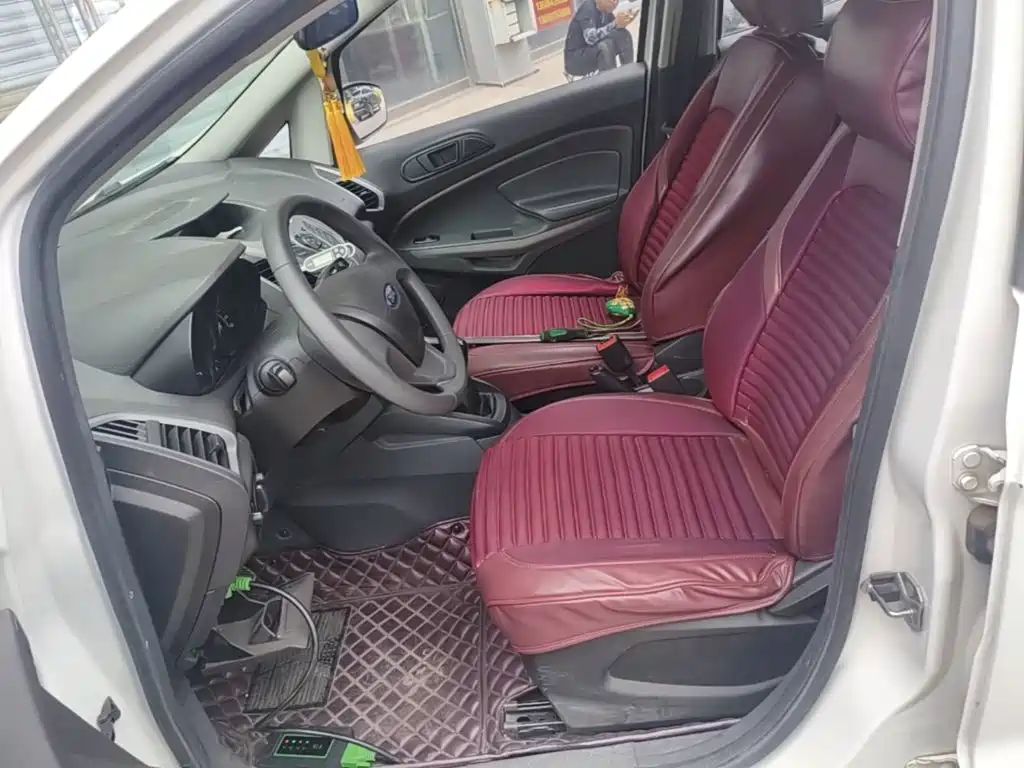 Ford Ecosport 2017 — фото 15
