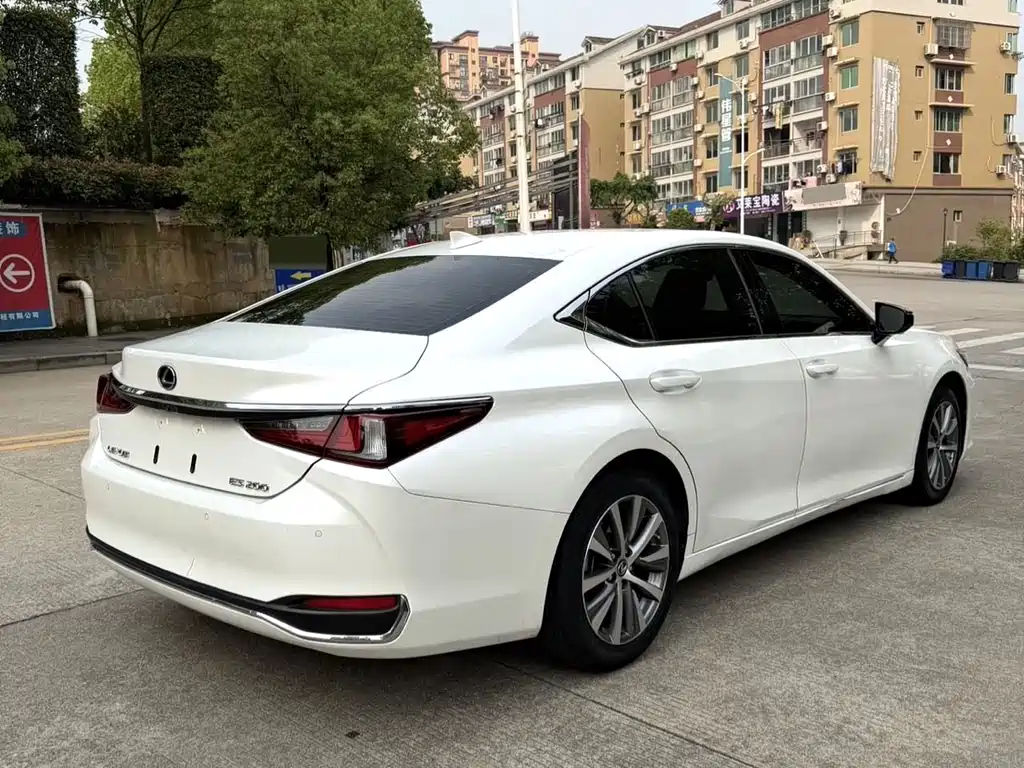 Lexus ES 2022 — фото 4