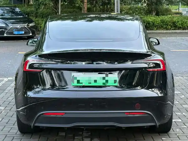 Tesla Model 3 2023