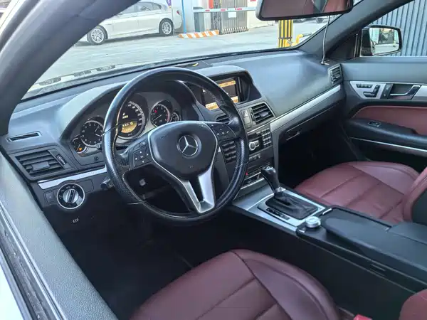 Mercedes-Benz E-Class 2011