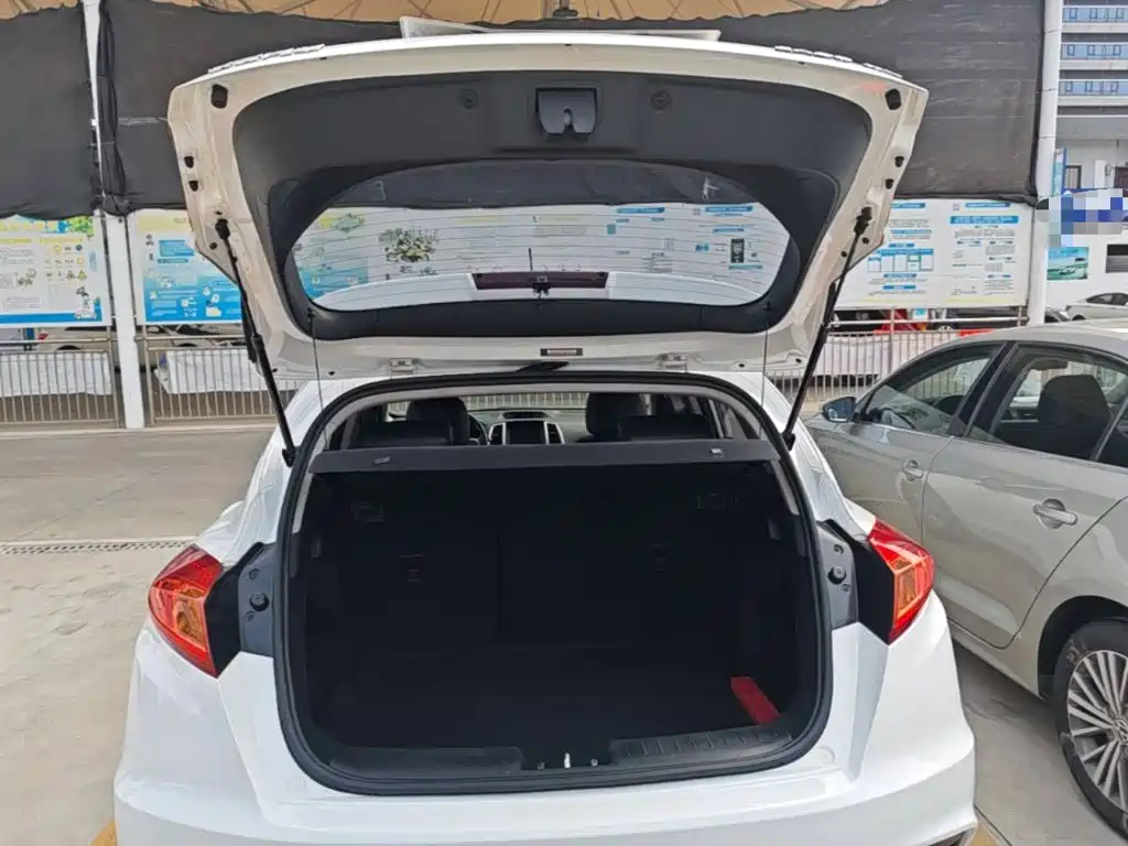 Changan Eado XT 2015 — фото 19