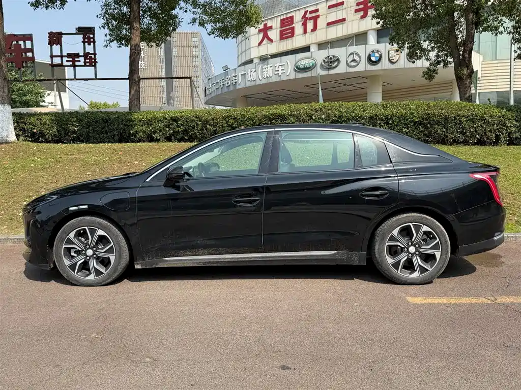 Hongqi E-QM5 2023 — фото 3