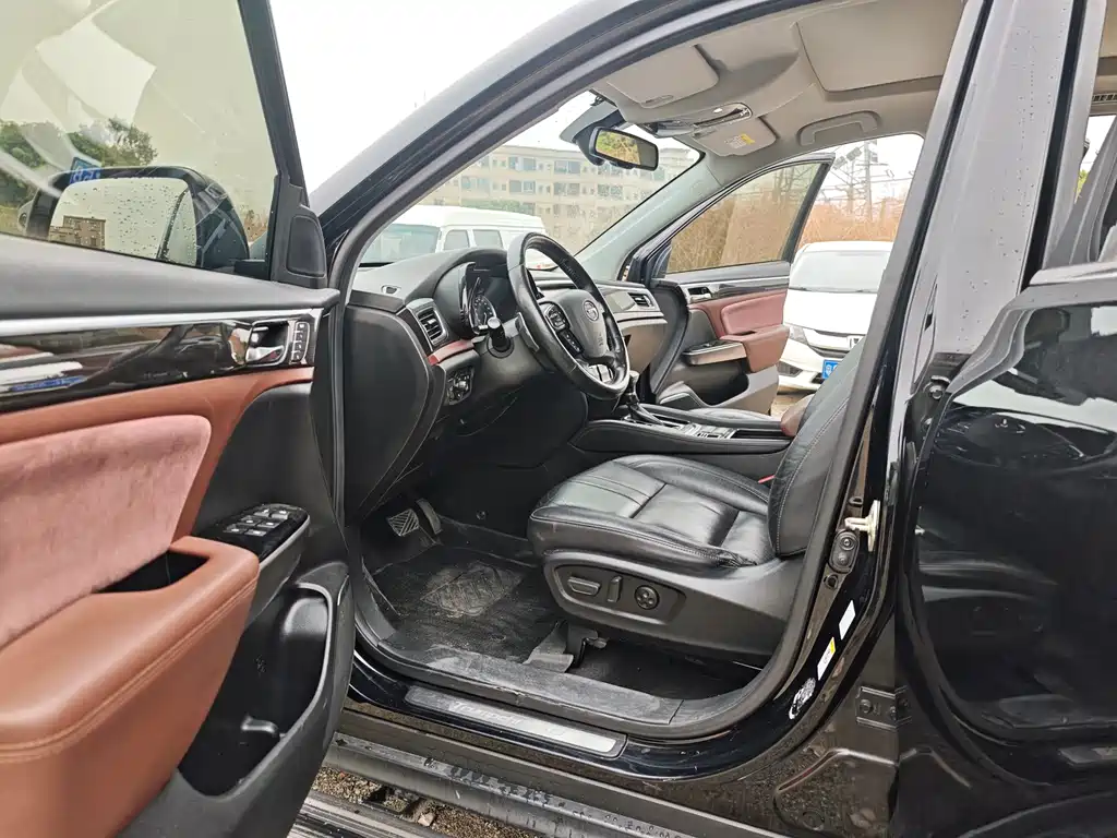 GAC Motor Trumpchi GS8 2018 — фото 9