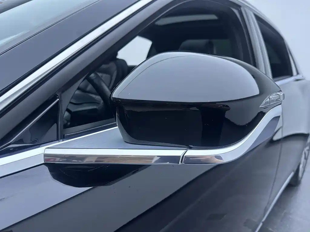Lincoln Continental 2021 — фото 19