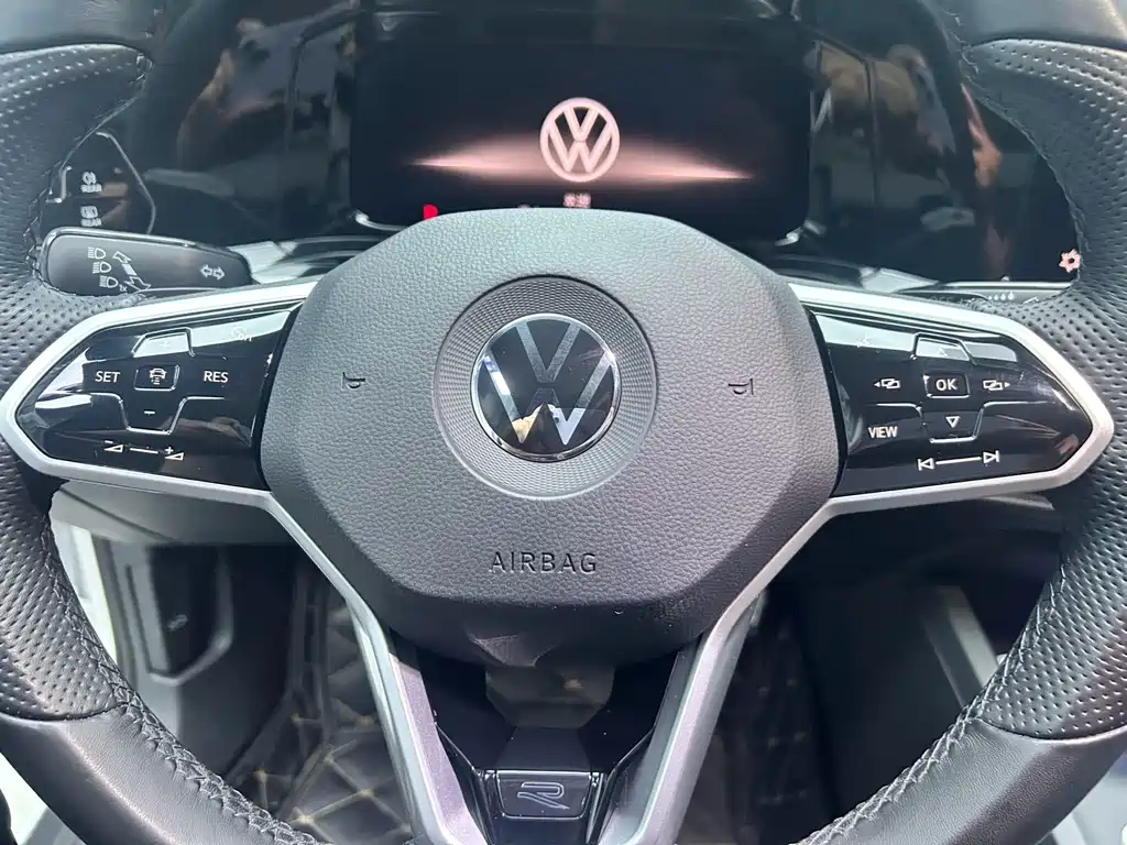 Volkswagen Golf 2022