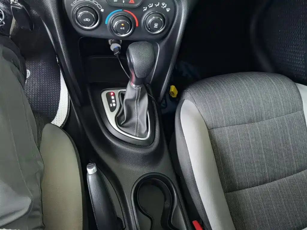 Fiat Viaggio 2015 — фото 14