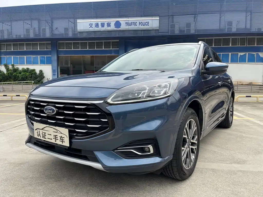 Ford Escape 2023 — фото 1