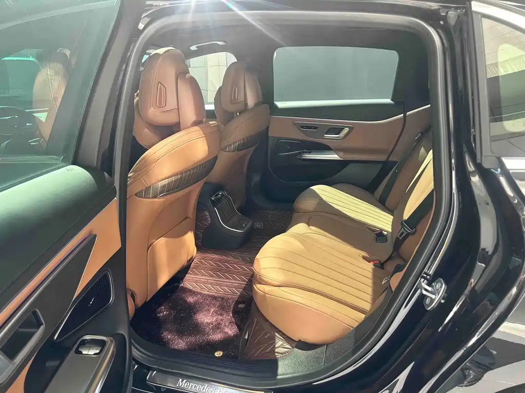 Mercedes-Benz E-Class 2024