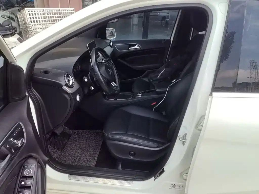 Mercedes-Benz B-Class 2015 — фото 11