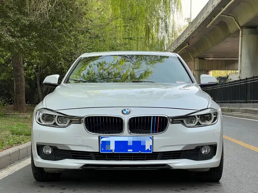 BMW 3 Series 2018 — фото 2