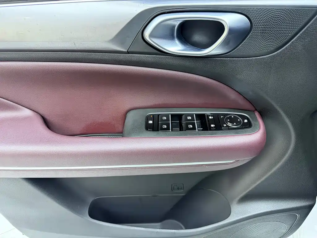 GAC Trumpchi M6 2022 — фото 8