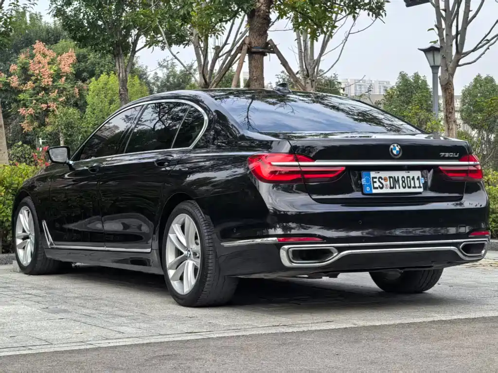 BMW 7 Series 2019 — фото 8