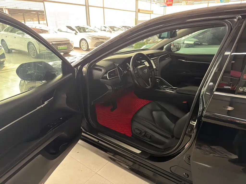 Toyota Camry 2019