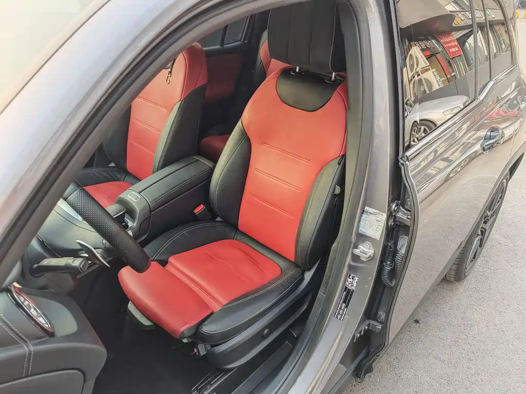 Mercedes-Benz GLB AMG 2021 — фото 15